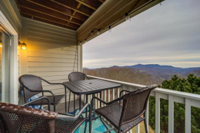 Lovely Beech Mountain Condo with Balcony and Views!